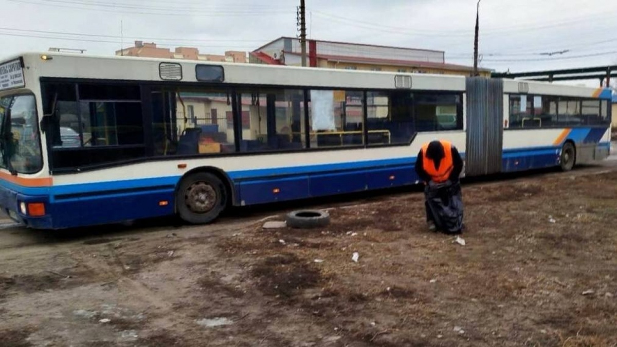    В Энгельсе голая женщина заняла место шофера в автобусе №284Новости Саратова и области – Сетевое издание «Репортер64»