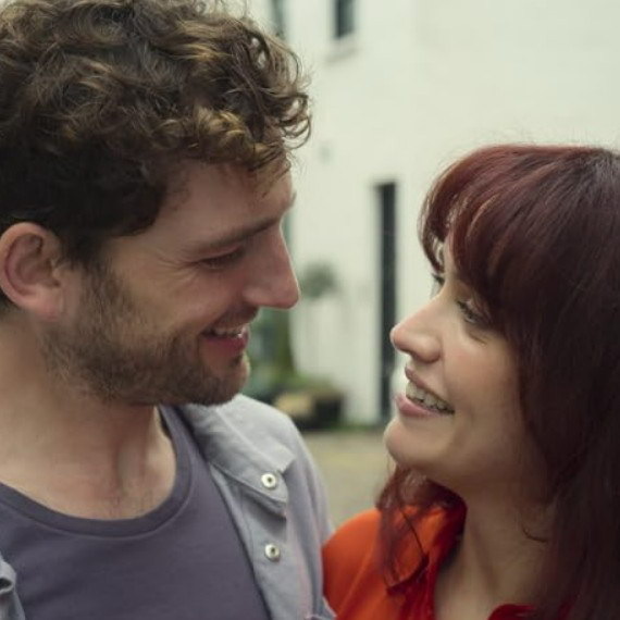     Робин Райт не доверяет Оливии Кук в трейлере сериала «Девушка моего сына»