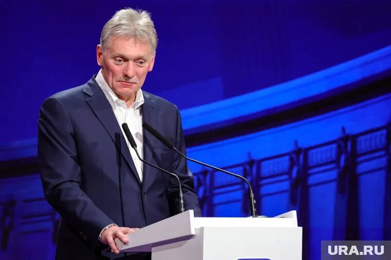 Песков заявил, что российские власти позже ответят на угрозы Трампа по части введения новых ограничений для Москвы. Фото: Роман Наумов © URA.RU