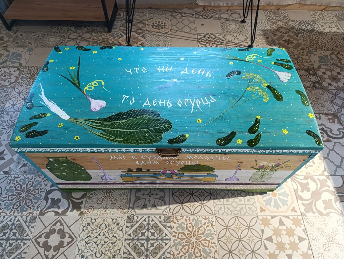 В Суздале куда ни глянь, везде огурцы