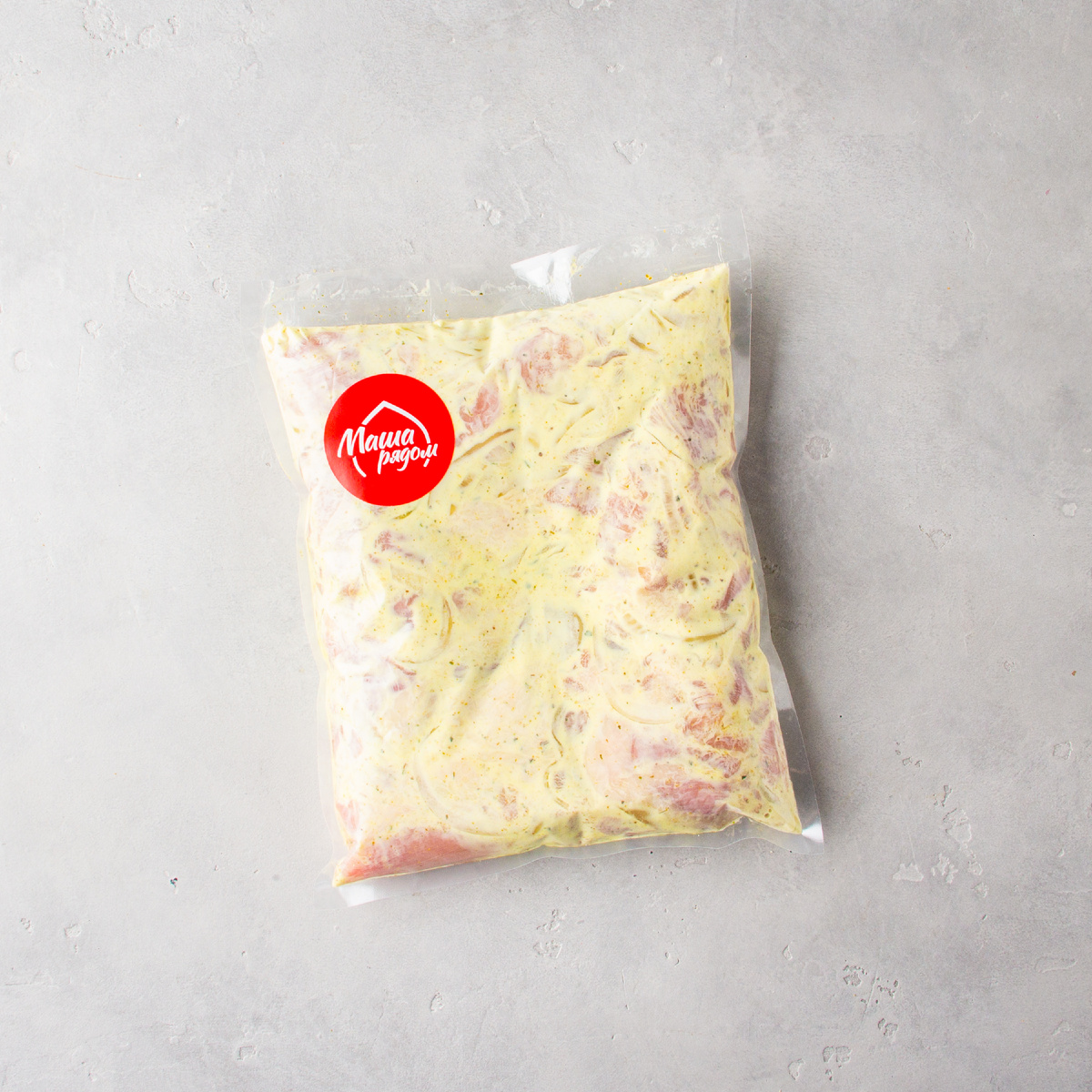 Состав: куриное бедро, маринад — лук репчатый, майонез 67%, специи прованские травы, специи карри, соль, перец черный молотый, масло подсолнечное.
Мы готовим из парного мяса. Отменный вкус маринада, кусочки мяса отобраны нами лично (идеальны как для решетки так и для шампура). Вес нетто 1000 гр, 800 гр чистого продукта