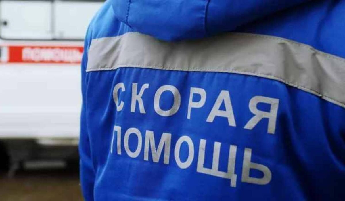     Сотрудник скорой помощи. Источник: ria.ru Автор фото: Алексей Сухоруков