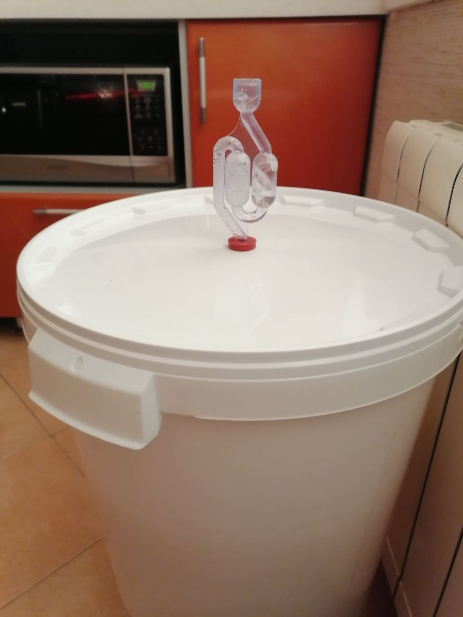 Гидрозатвор для сахара неактуален.