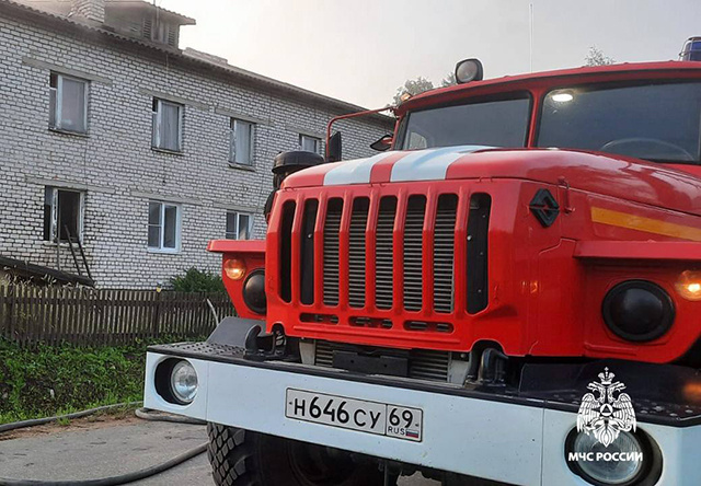 Последняя сигарета. Из огня в Тверской области вывели 13 человек, один погиб