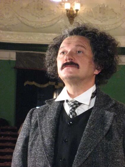 Андрей Ильин в роли Альберта Эйнштейна (фильм "Вольф Мессинг. Видевший сквозь время")