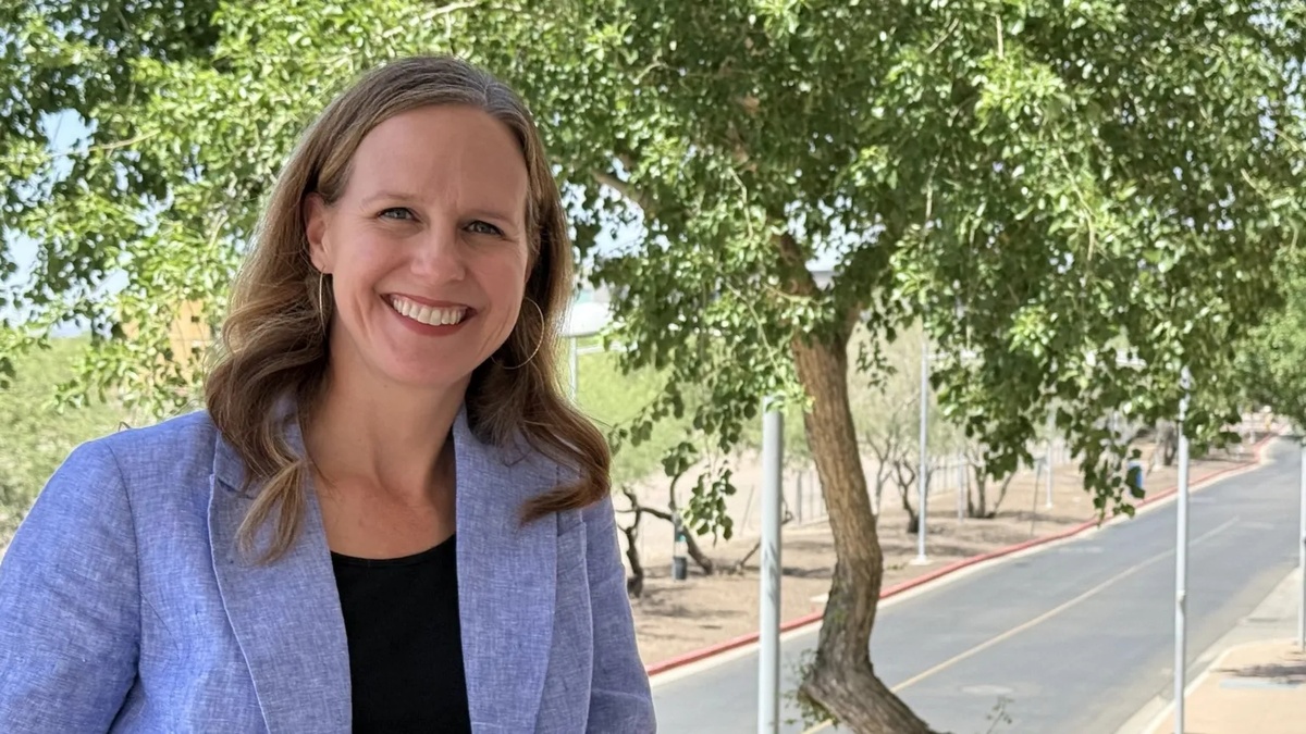    Сара Скидд зарабатывает на переделке ИИ-контента