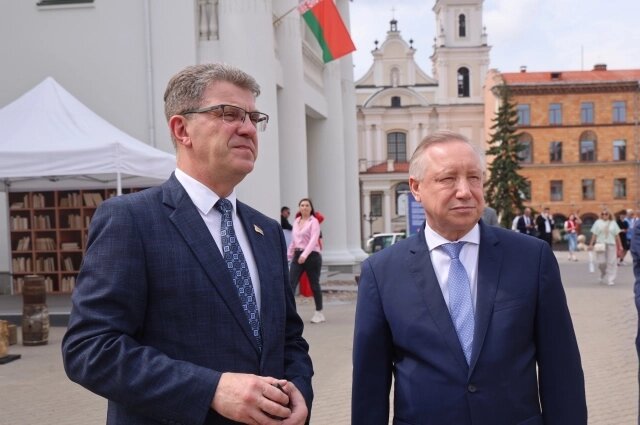    Владимир Кухарев и Александр Беглов Фото: Пресс-служба Смольного