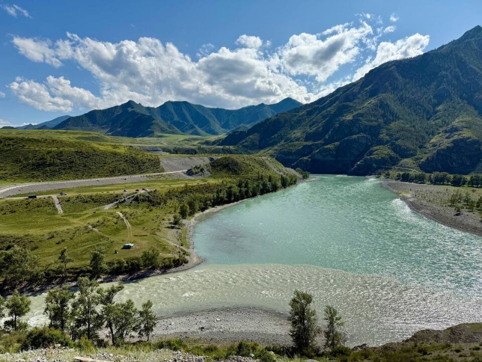    Актриса Анастасия Сиваева на отдыхе в Республике Алтай. Источник: t.me/sivaevatg