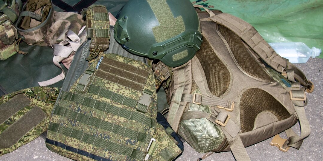 Вдумайтесь: Генералы безумным воровством убили тысячи наших бойцов. И не сели за госизмену