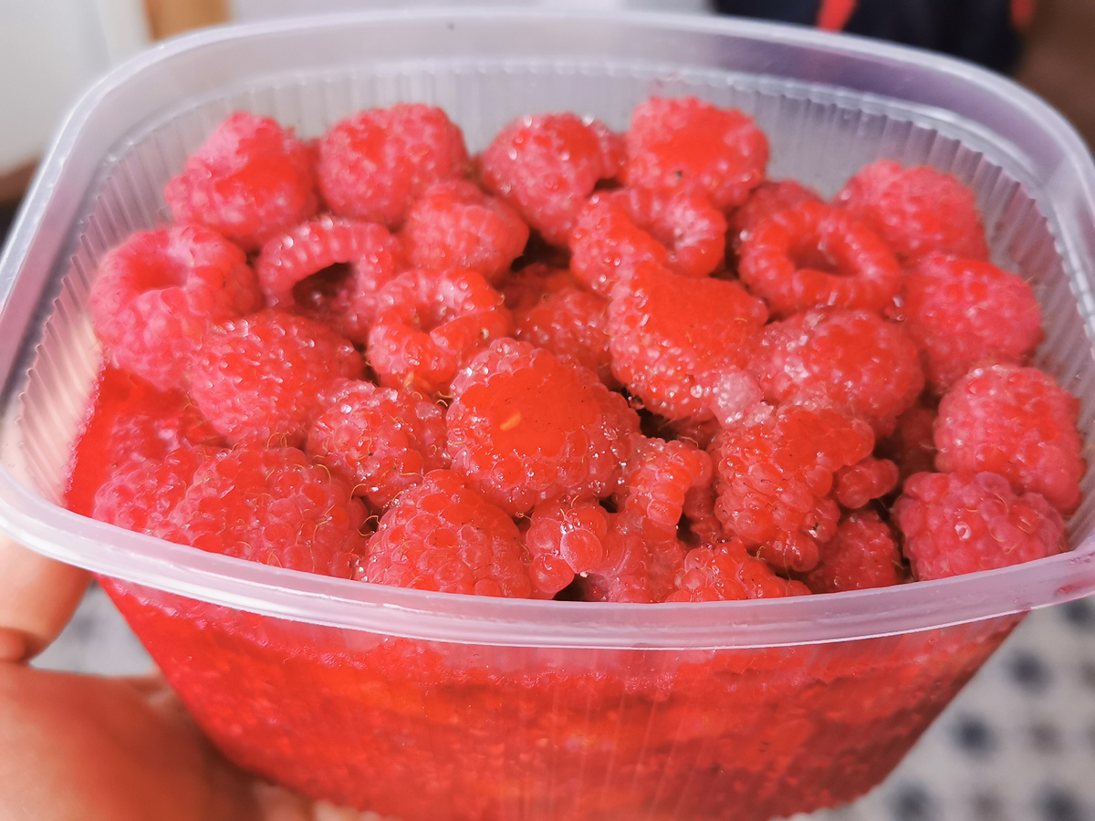 Малина + белая земляника