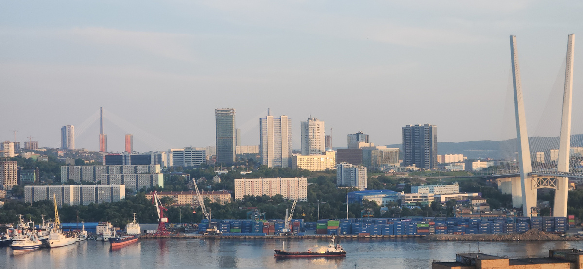 Владивосток, вид со смотровой площадки "Орлиное гнездо"