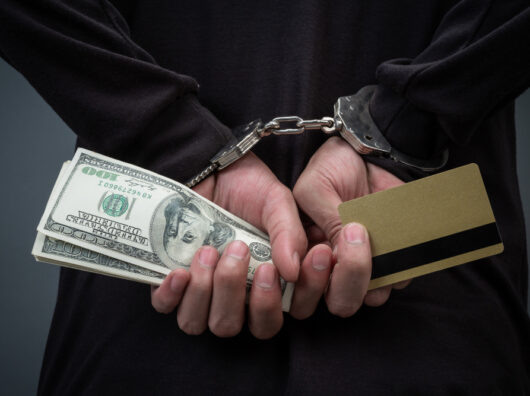    задержан мошенник // фото: Изображение от jcomp на Freepik