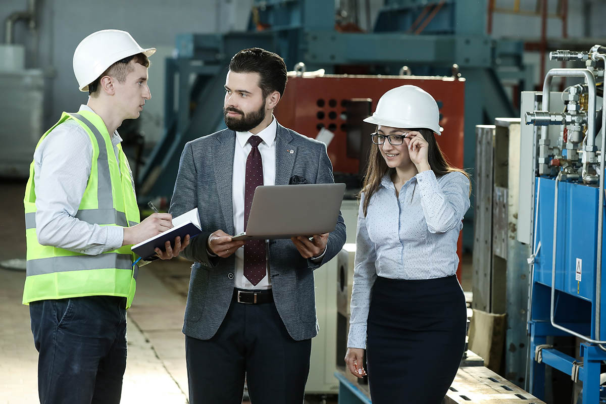    Рабочее место — как в учебнике, только с настоящими задачами. Источник: Shutterstock