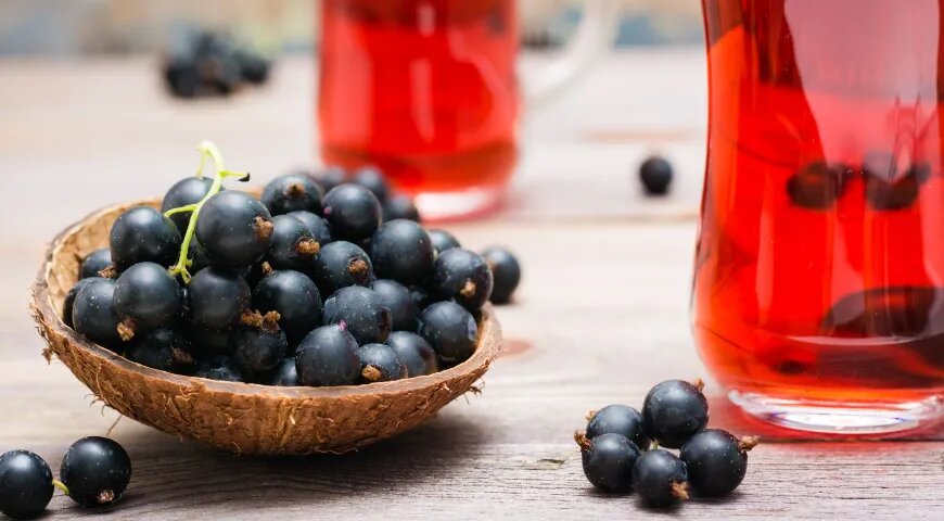   Употребление черной смородины считается эффективным методом борьбы с авитаминозом (Shutterstock/FOTODOM)