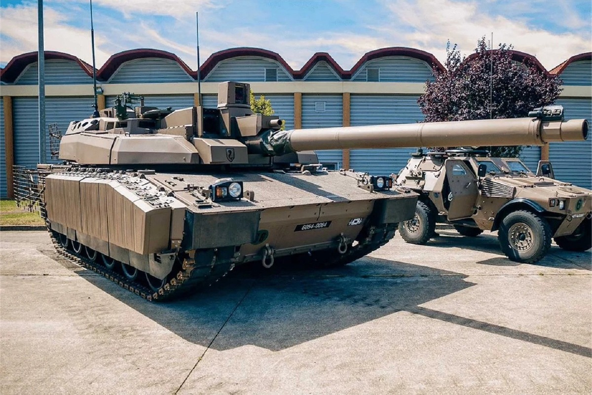    Франция представила новый модернизированный танк Leclerc XLR