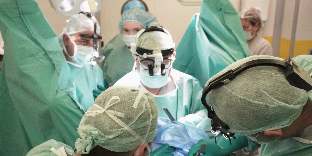 🏥 Тяжёлое осложнение лучевой терапии: свищ между мочевым пузырём и прямой кишкой