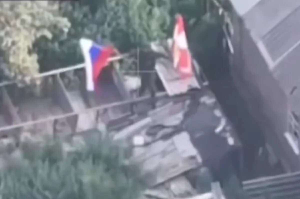    МО РФ делится кадрами из взятой под контроль Петровки в ДНР