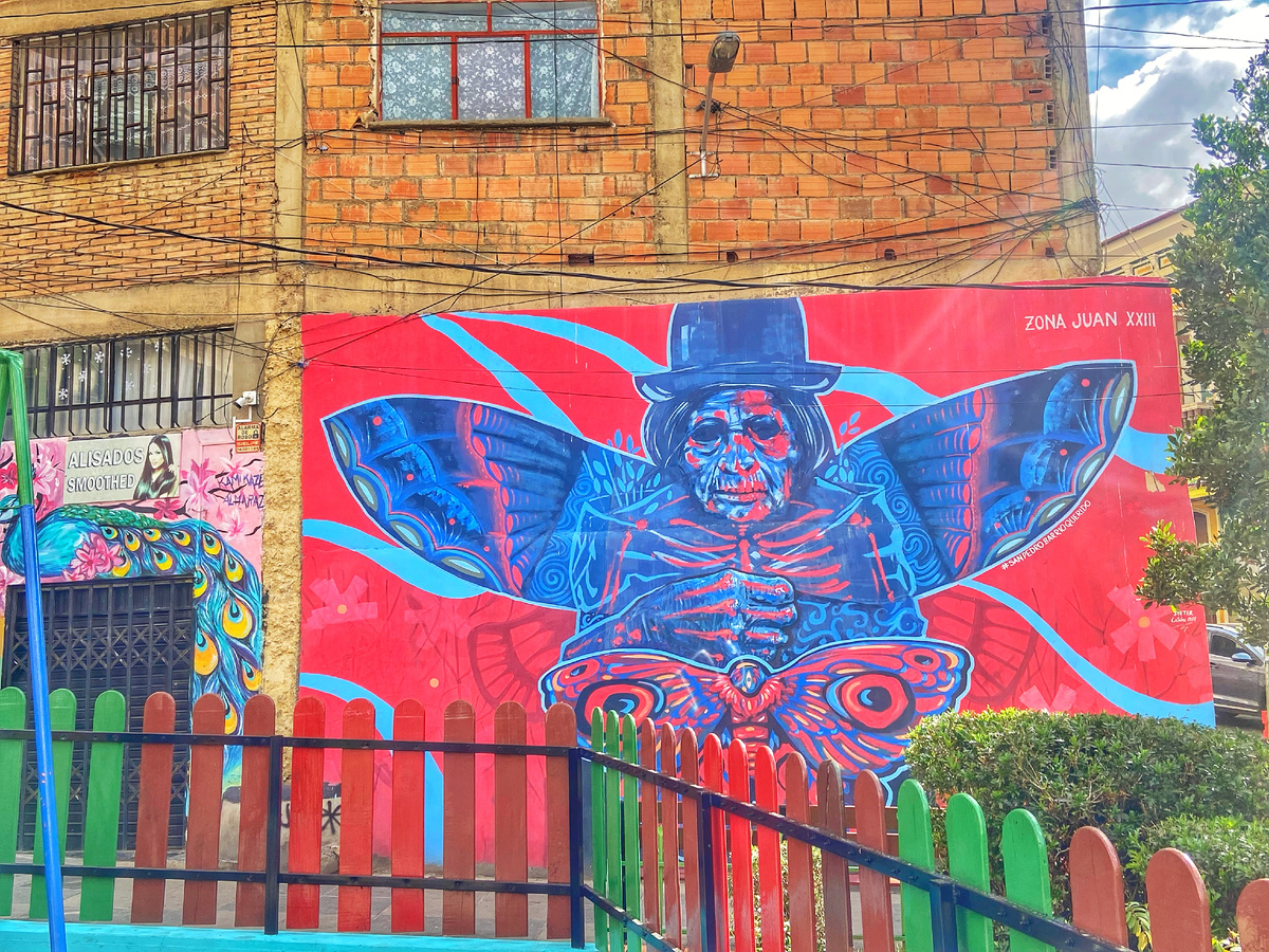 Повсюду яркие граффити