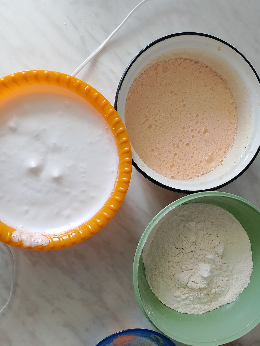 Мучная смесь, белки и желтки