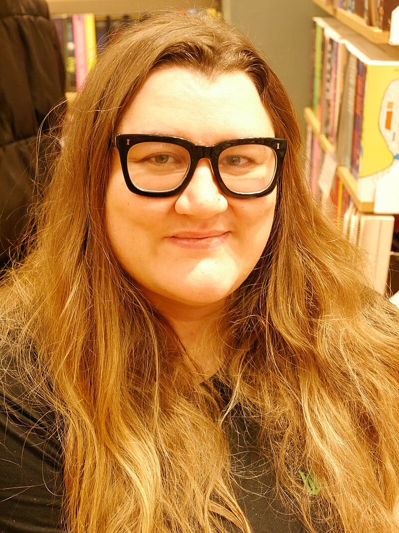 Элль МакНиколл