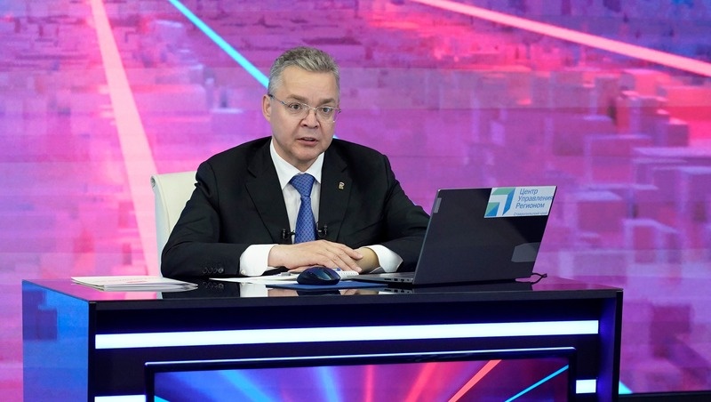    Губернатор Ставропольского края проводит прямую линию Фото: правительство Ставрополья