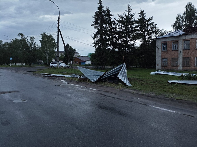    11 июля по Льгову и соседним районам пронесся разрушительный ураган