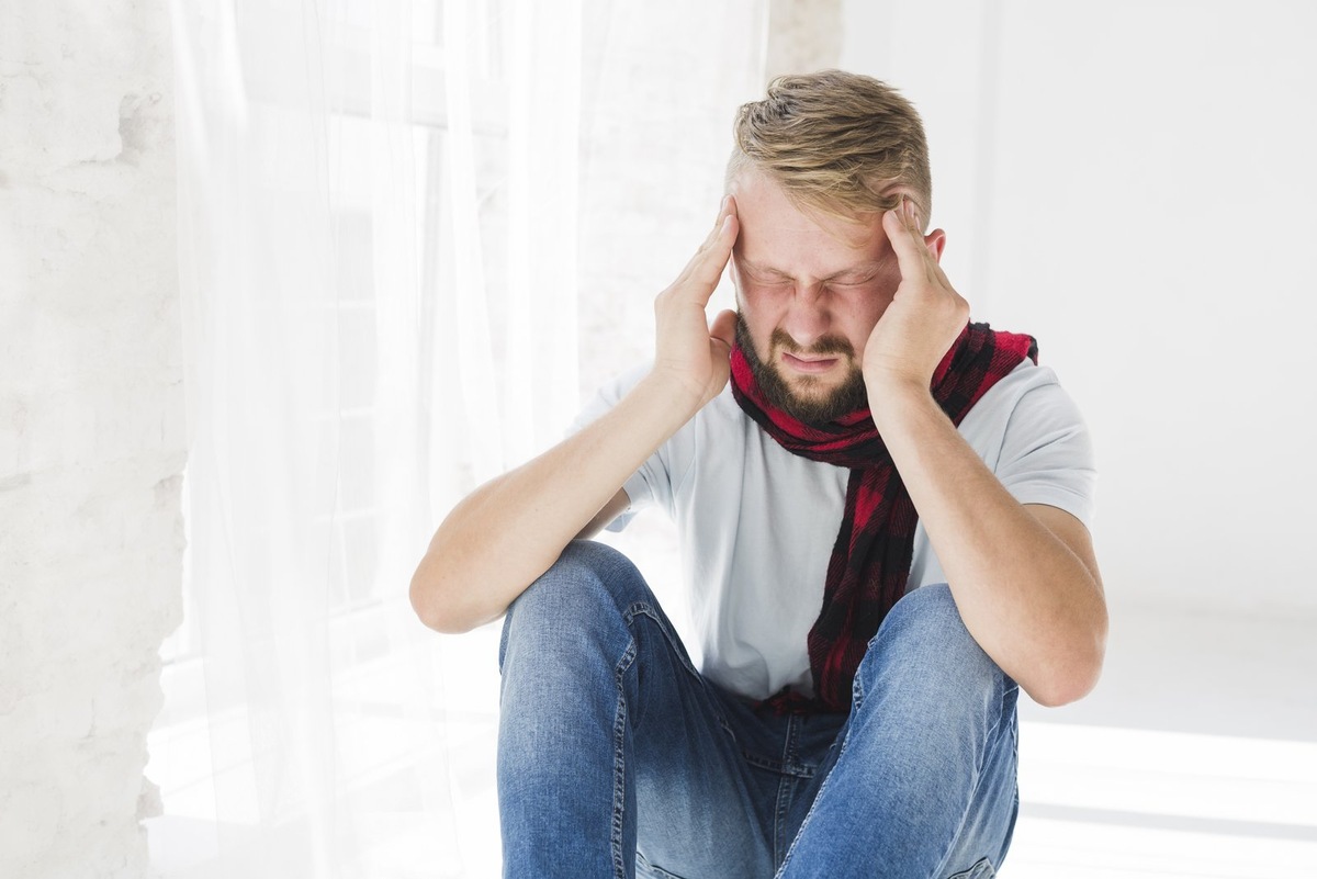    До половины случаев головной боли люди склонны связывать с погодой