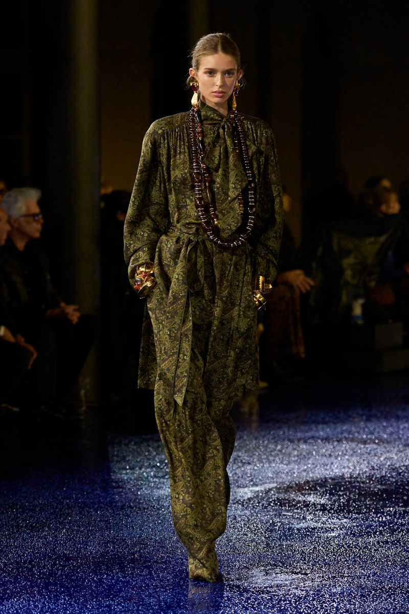 Saint Laurent весна-лето 2025