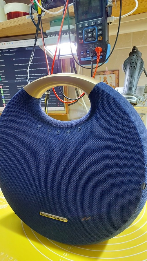 Изящная, со следами многолетнего труда, колонка выглядит удивительно и притягательно.