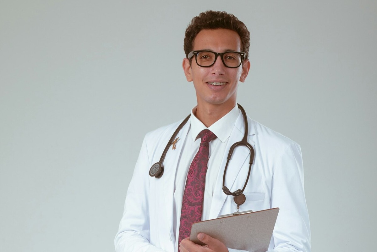     Невролог рассказал, какие 3 типа еды нужно избегать! Они могут повредить мозг