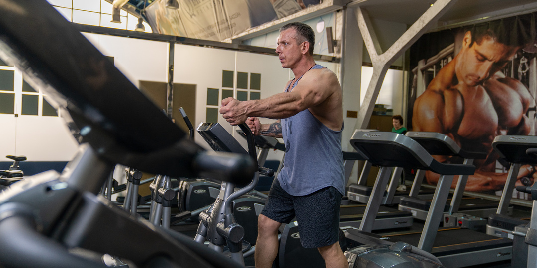 Сила & Сердце: Почему кардио НЕОБХОДИМО даже любителям железа после 35 (и как его правильно добавить)
