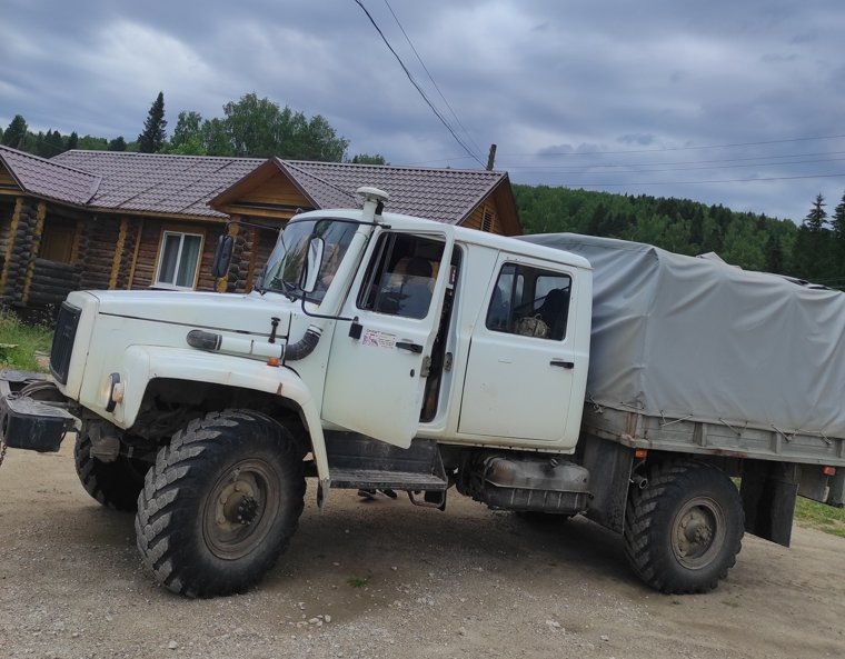 Подходящий транспорт на дорог Красновишерского округа
Фото: Данил Постаногов