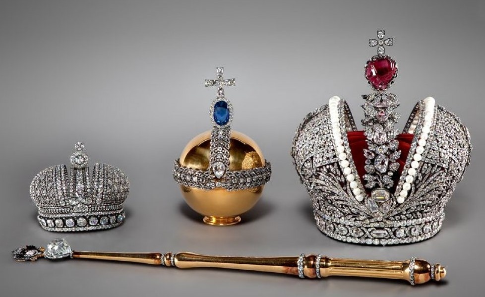 Императорские регалии. Фото из открытого источника в Яндексе