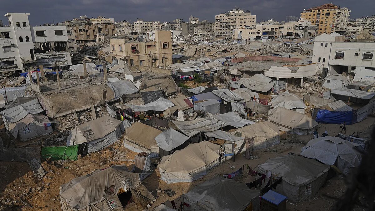   Jehad Alshrafi / AP- Палаточном лагере в городе Газе