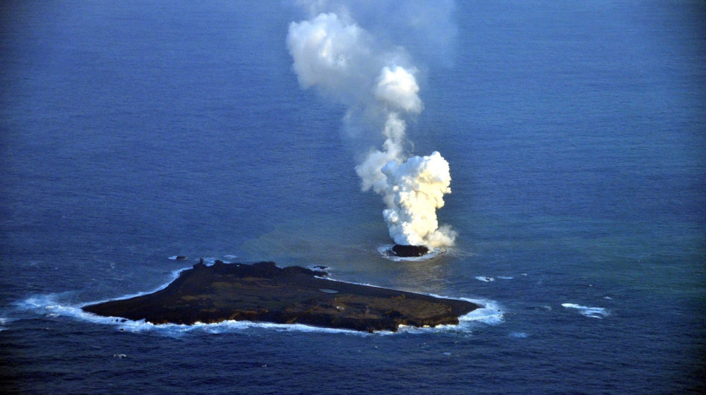    Тайны океана рождают новые земли прямо на наших глазах