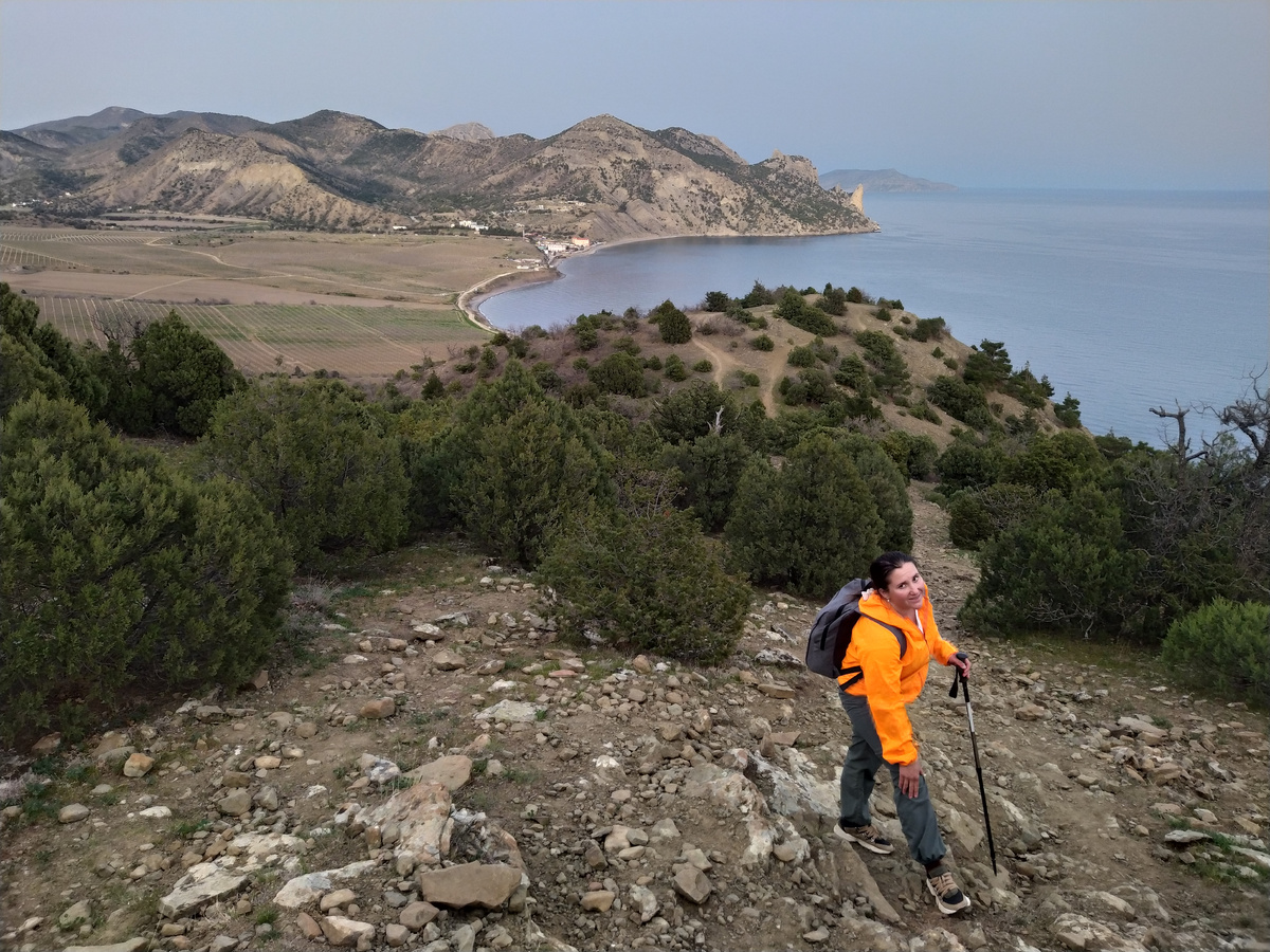 Мы пришли во-он из-за тех гор...
