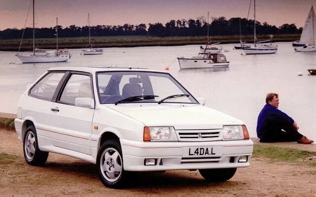 Рекламное фото дилера 