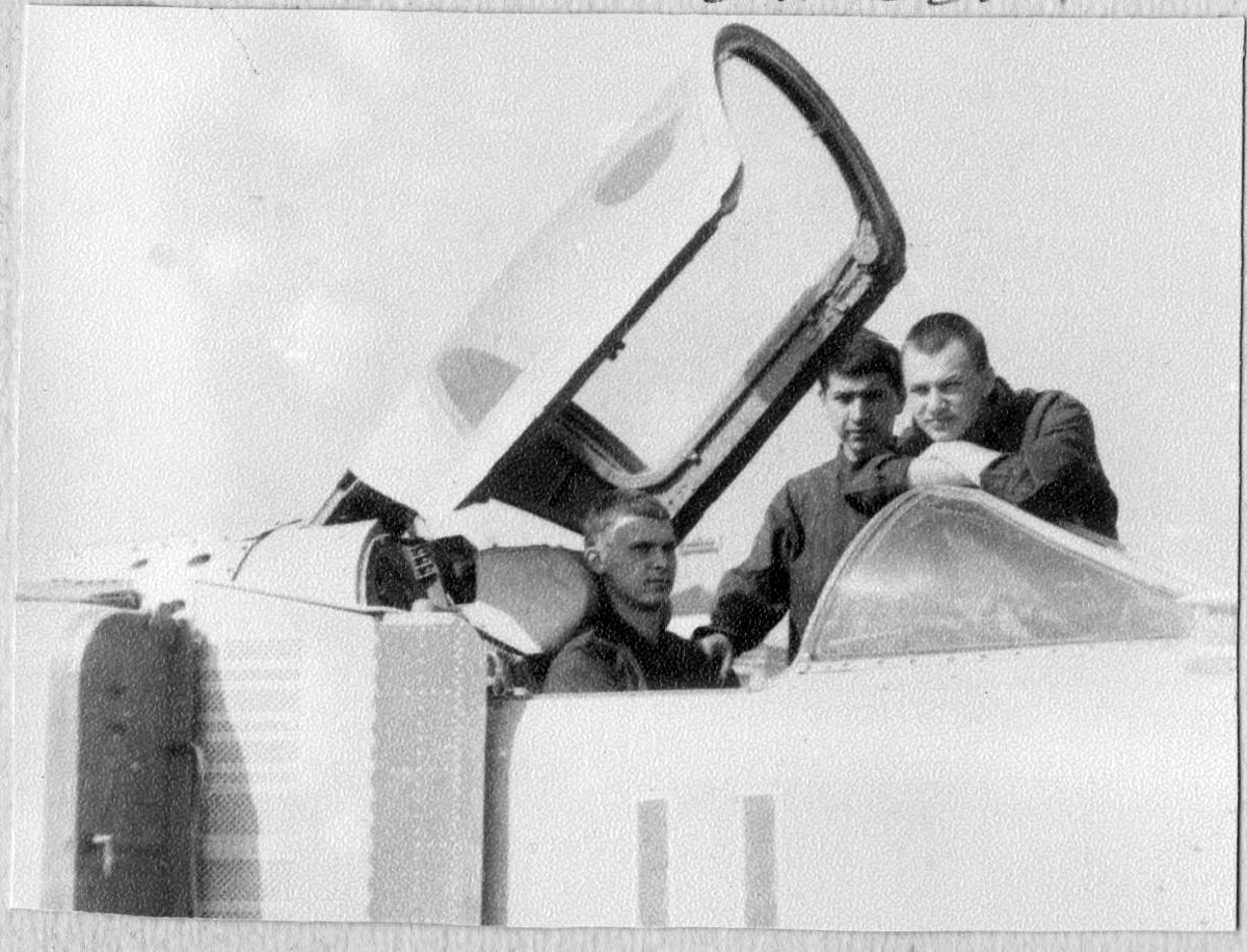 Г. Тамбов, ТВВАИУ, учебный аэродром училища. 1990 г. 