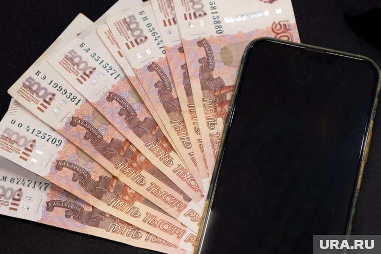    Смартфоны и планшеты в России подешевеют, заявил экономист Балынин