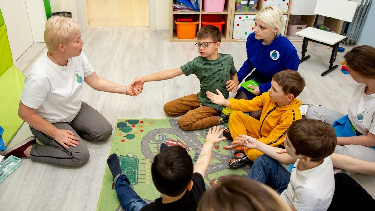    Каждому ребёнку с аутизмом важно выражать чувства, мысли и желания. Фото: соцсети эксперта