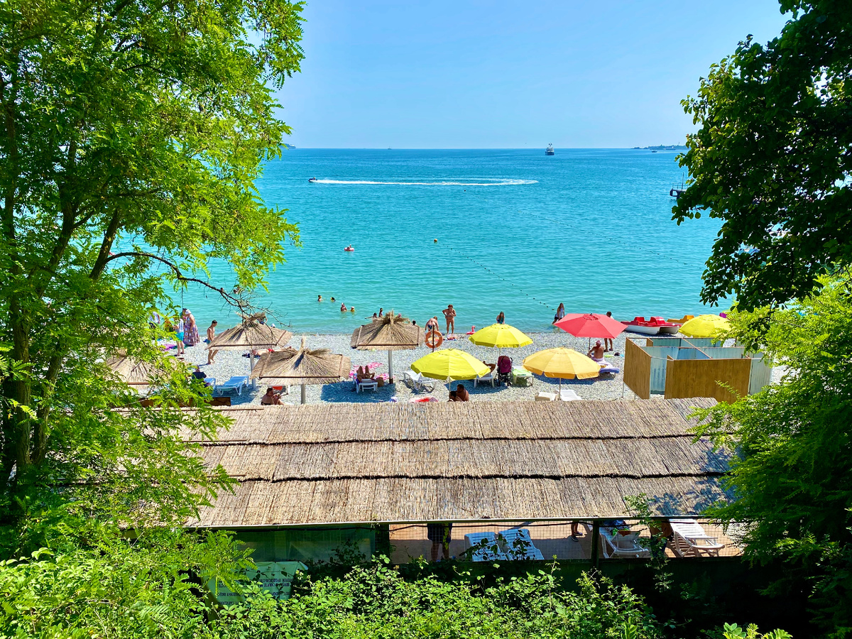 Набережная и пляжи ближе к Тонкому мысу