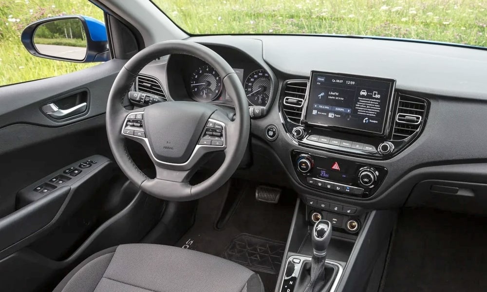 Фото заимствовано - https://autospot.ru/brands/solaris/hs/sedan/price/