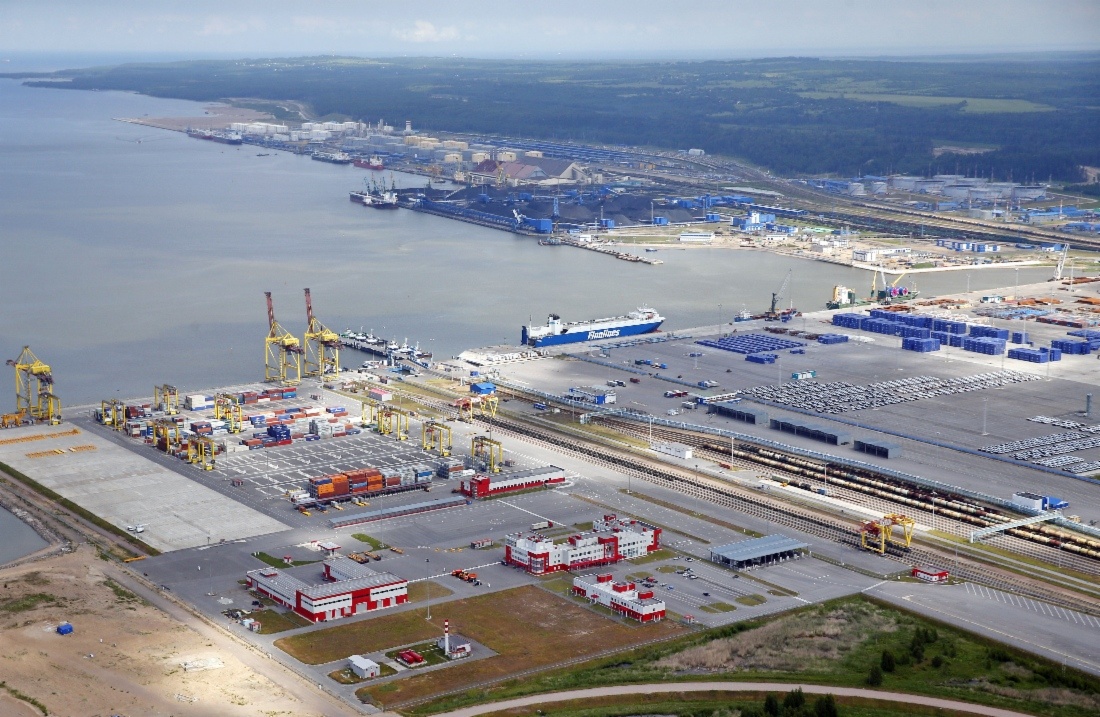 Ленинградская область, Усть-Луга. Здесь идёт стройка, которую уже называют крупнейшим промышленным проектом в Европе.