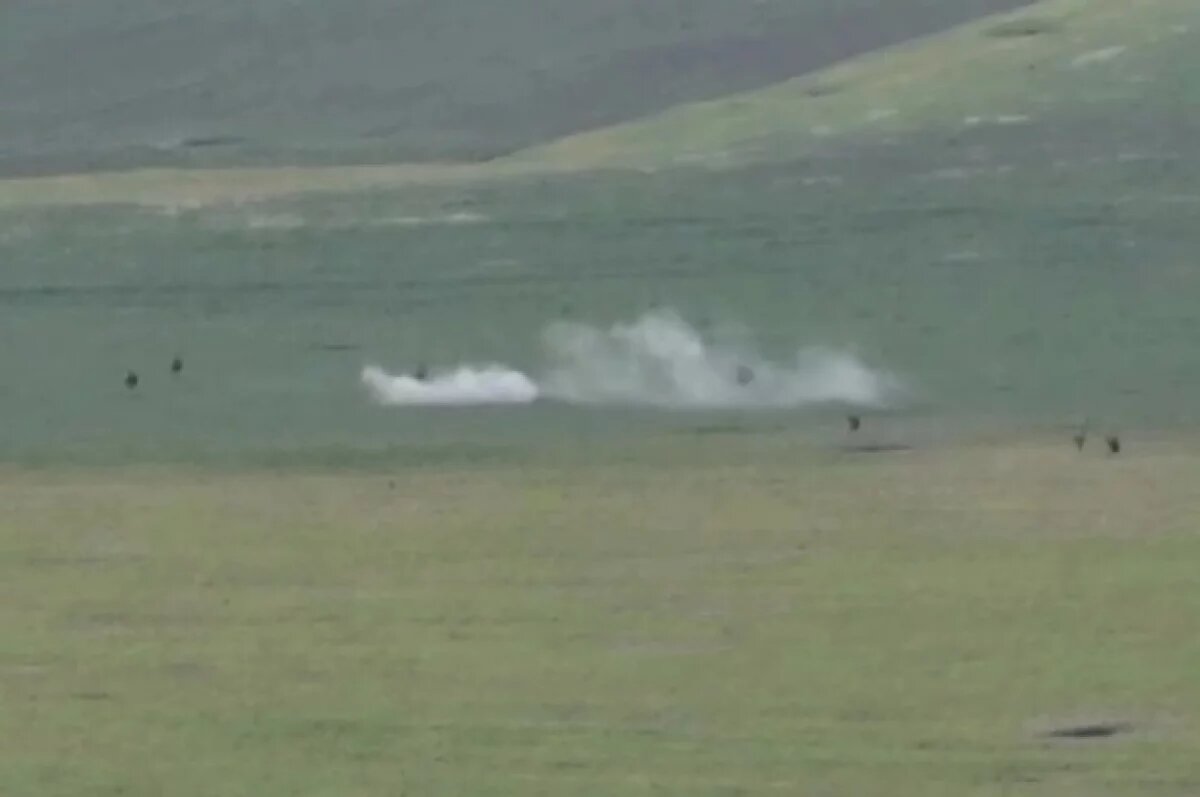    Появилось видео бегства боевиков ВСУ с позиций в Сумской области