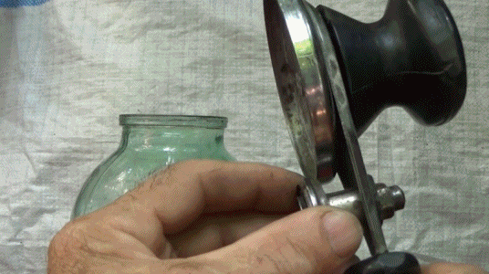 Перед началом проверить и убрать люфты в ролике 