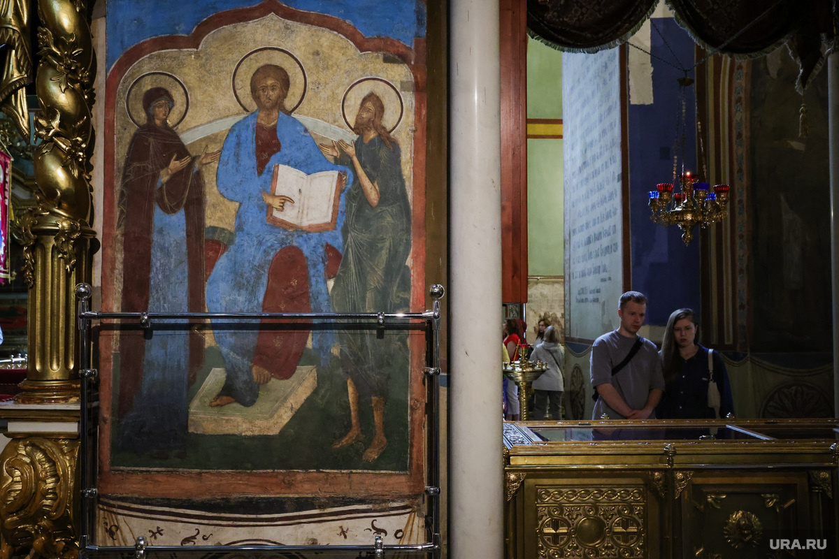 Икона Андрея Рублева, расположенная в Свято-Успенском кафедральном соборе во Владимире. Фото: Роман Наумов © URA.RU
