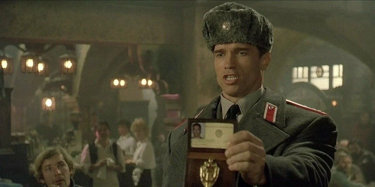 кадр из фильма с Арни