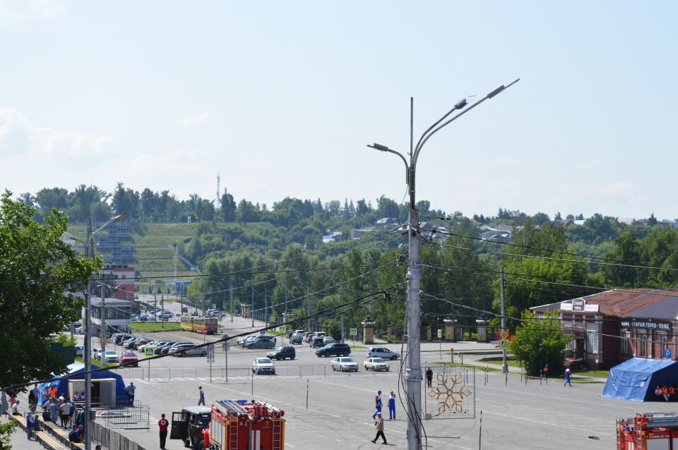    Вид из окна на площадь Свободы. Источник: Екатерина Жолнерова