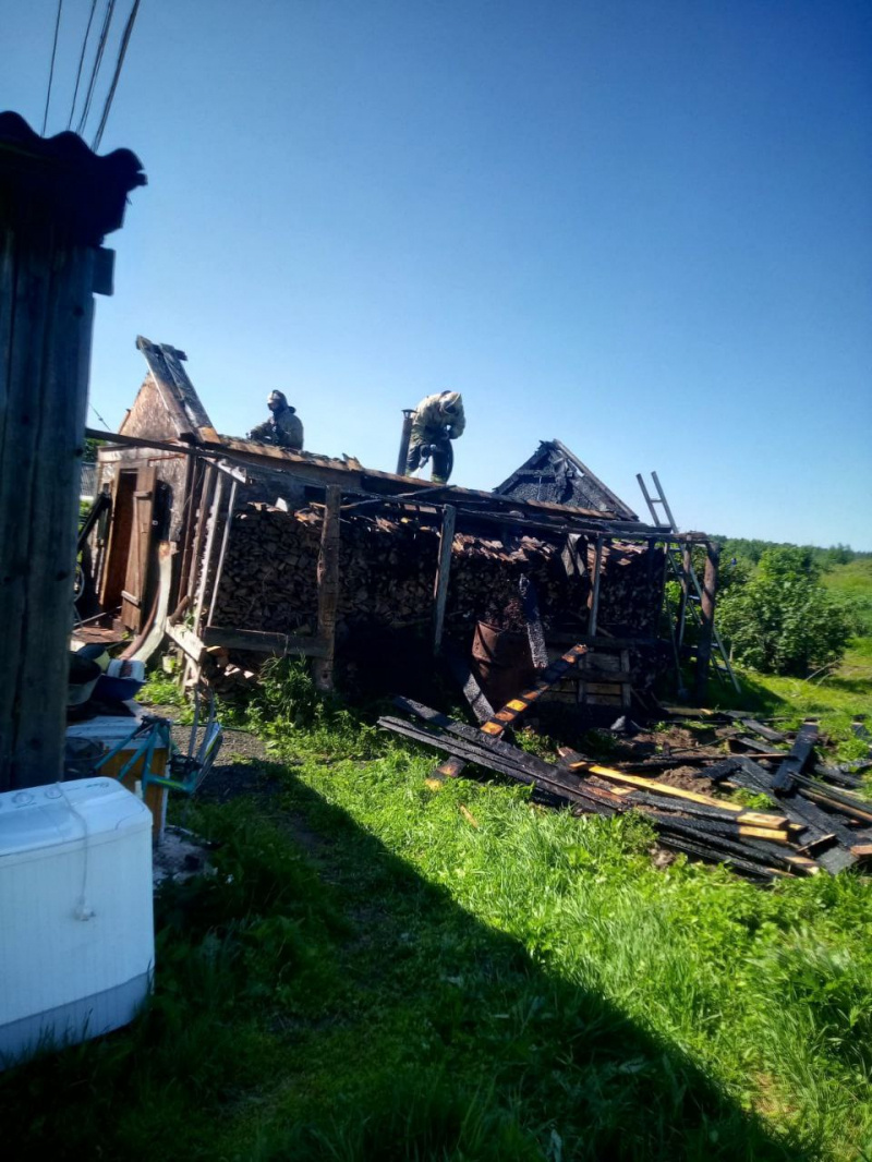    Частная баня загорелась под ПетрозаводскомГоскомитет Карелии по ОЖ и БН