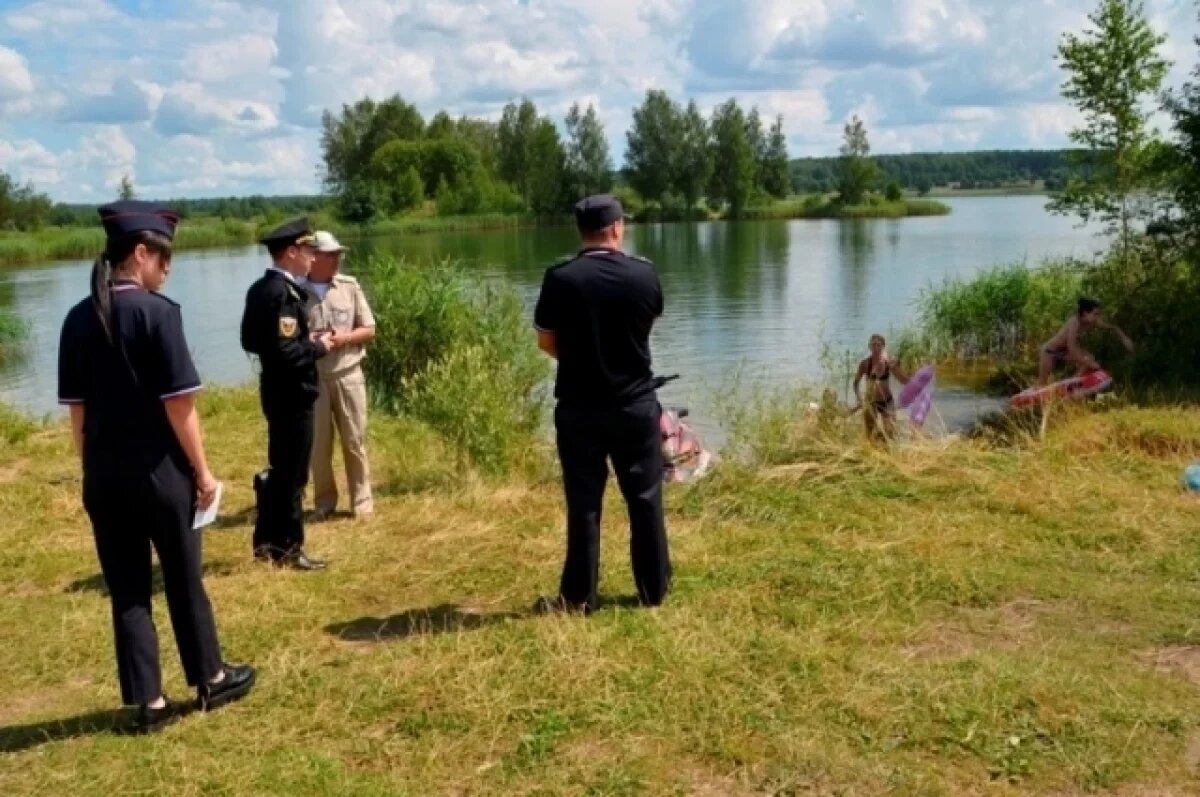    В Смоленском округе полицейские проверили водоемы